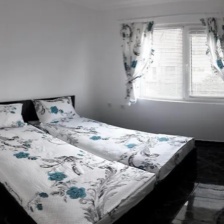 Ideal & Guest house
